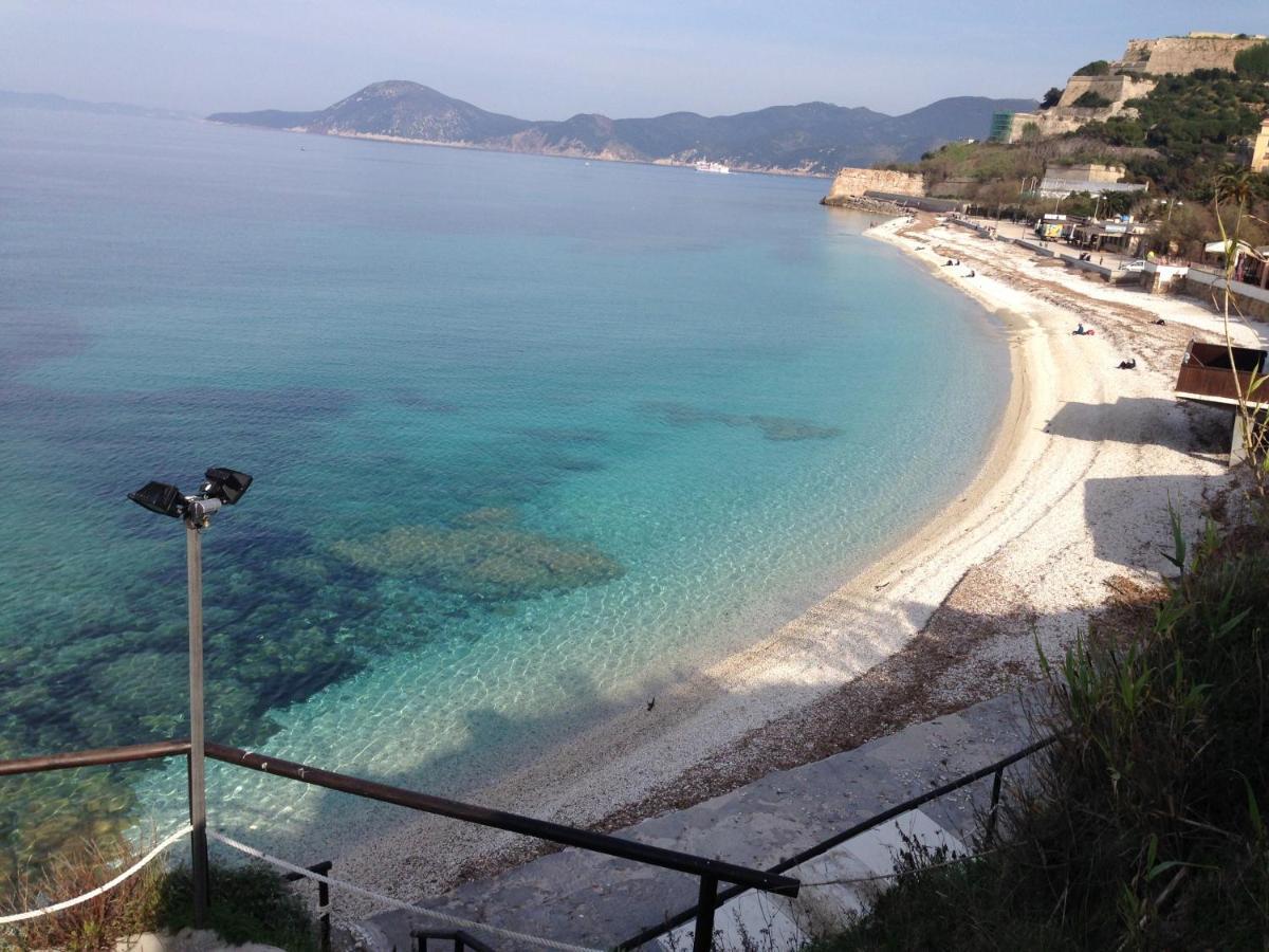 Hotel Villa Ombrosa Portoferraio Exterior foto