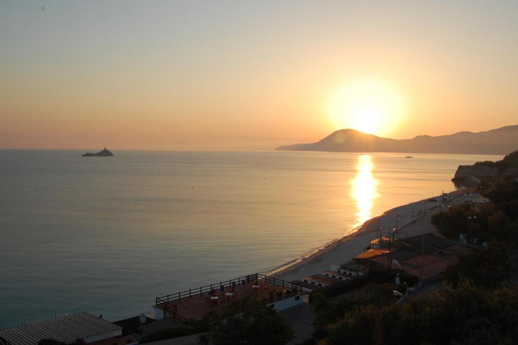Hotel Villa Ombrosa Portoferraio Quarto foto