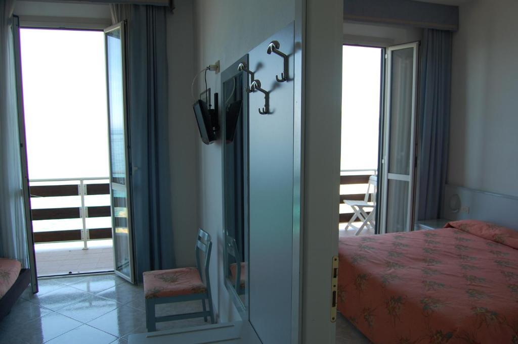 Hotel Villa Ombrosa Portoferraio Quarto foto