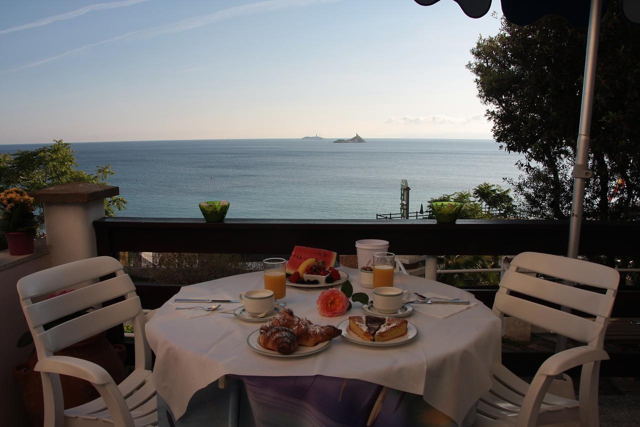 Hotel Villa Ombrosa Portoferraio Quarto foto