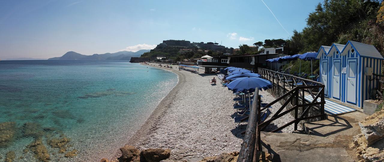 Hotel Villa Ombrosa Portoferraio Quarto foto
