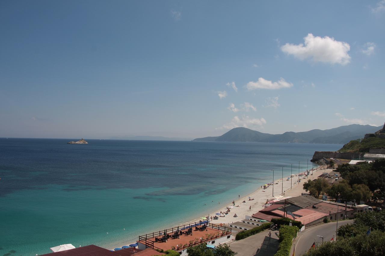 Hotel Villa Ombrosa Portoferraio Quarto foto